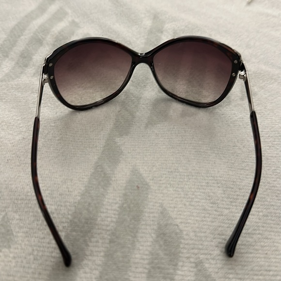 MARC by MARC JACOBS Sunglasses and Case - Picture 4 of 8